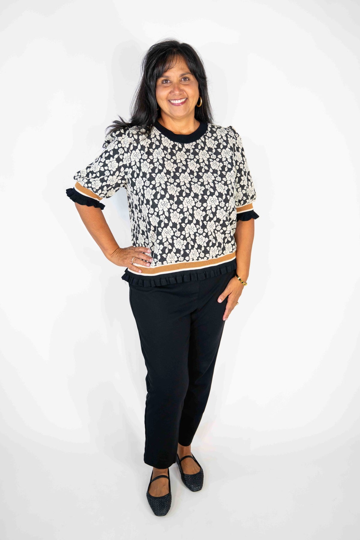 TEXTURED KNIT BANDED SLEEVE SWEATER