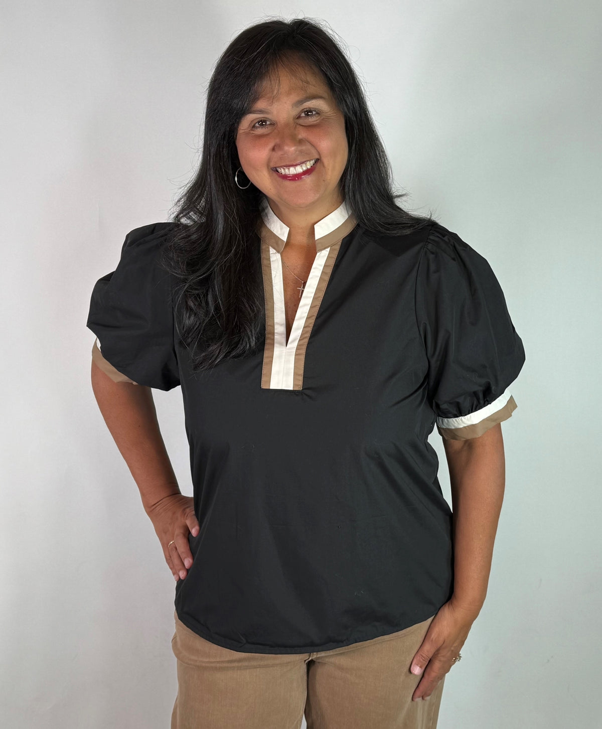 SHORT PUFF SLEEVE V-NECK COLLAR TOP