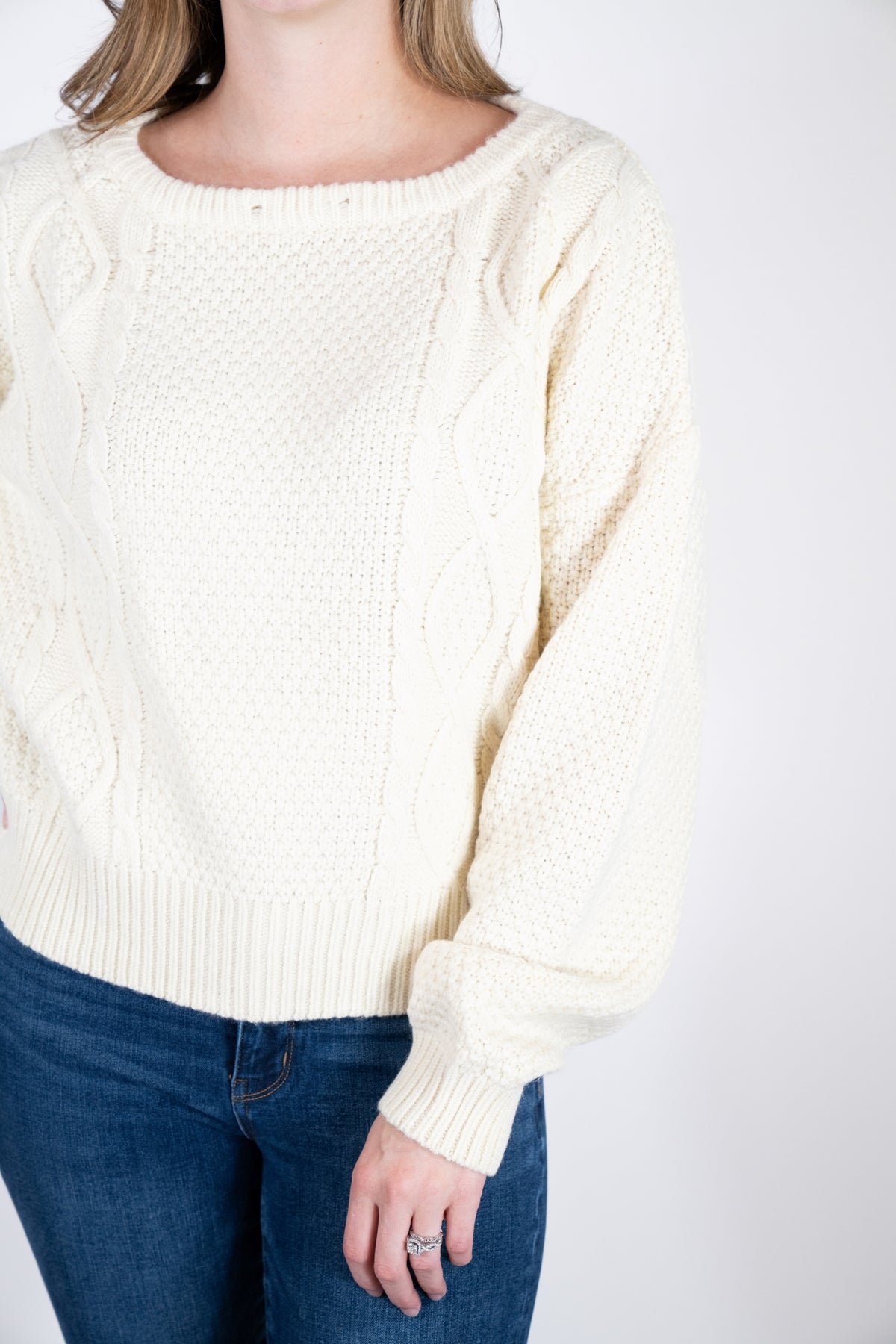 CREME COLOR PULLOVER SWEATER