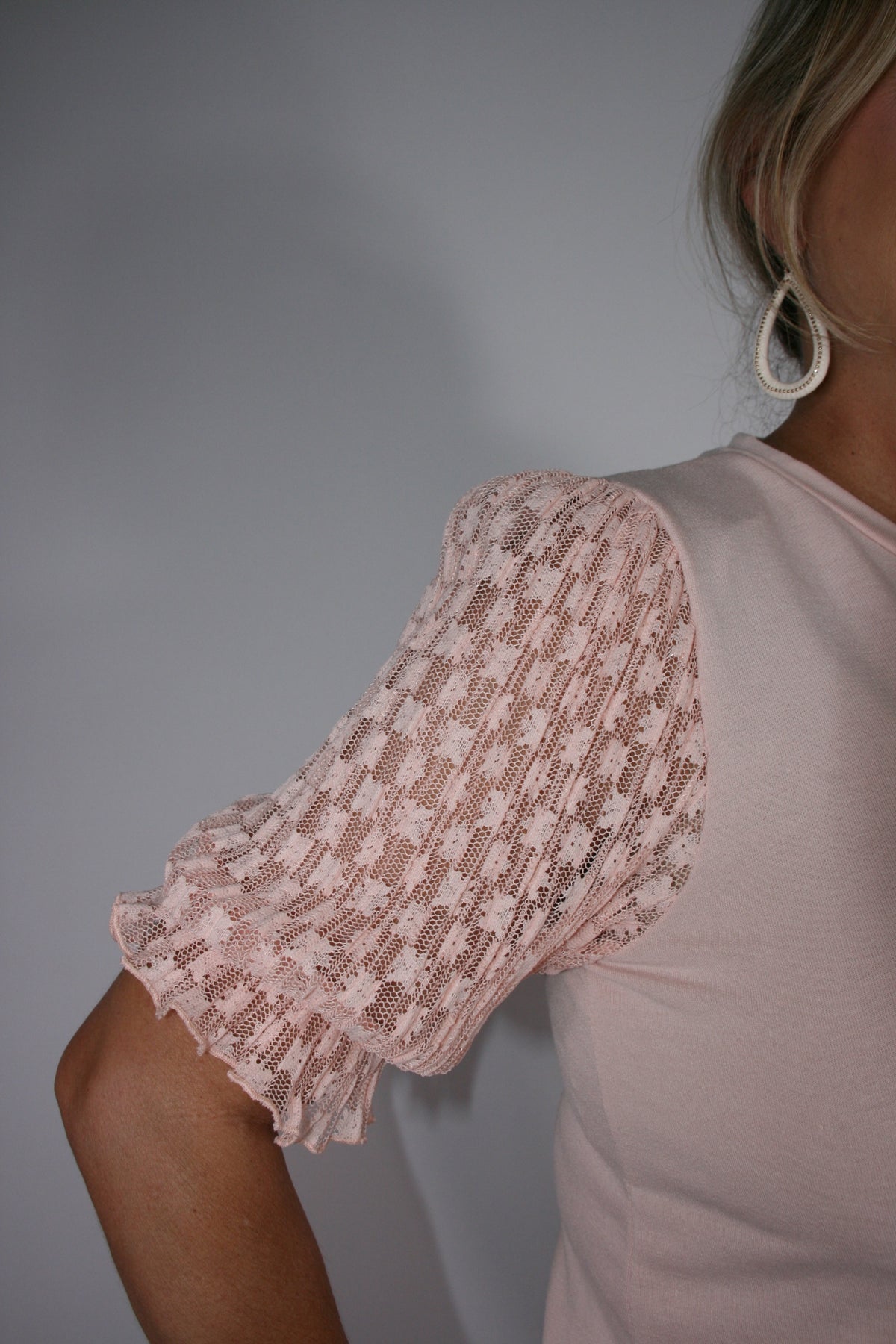 PEACH LACE PUFF SLEEVE TOP