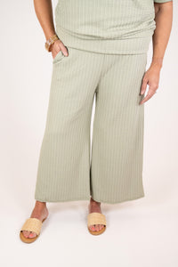 RIBBED SHORT SLEEVE CAPRI PANT SET