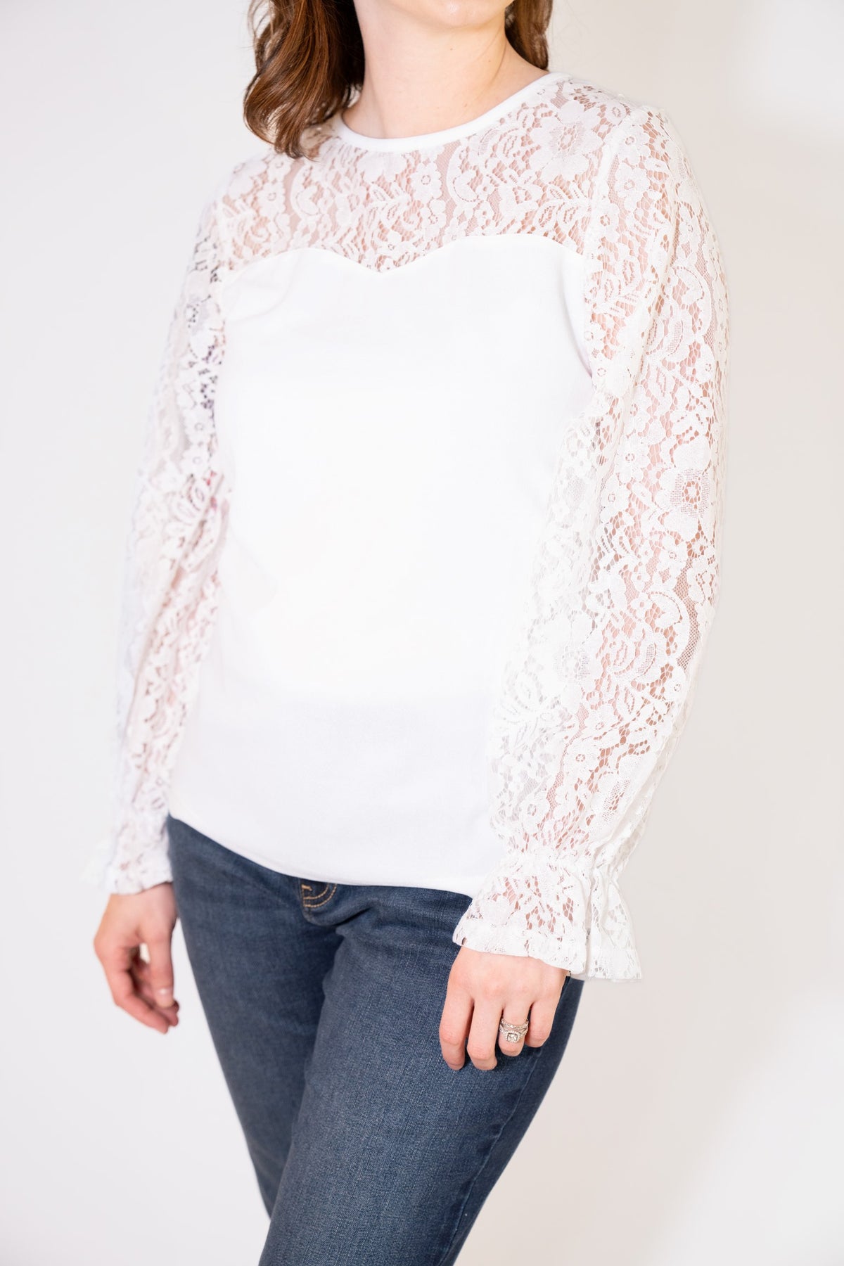 ELEGANT FASHIONABLE WHITE LACE TOP